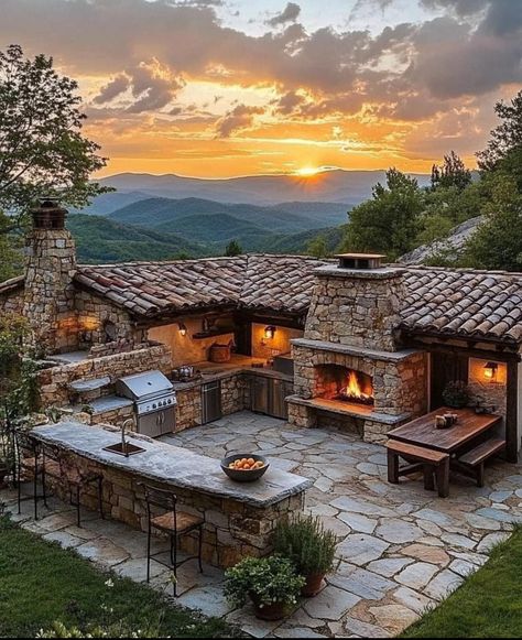 Hacienda Homes, Minimalist Garden, House Backyard, Outdoor Living Rooms, Outdoor Kitchen Patio, Backyard Entertaining, Beautiful Patios, Swimming Pools Backyard, Earthship