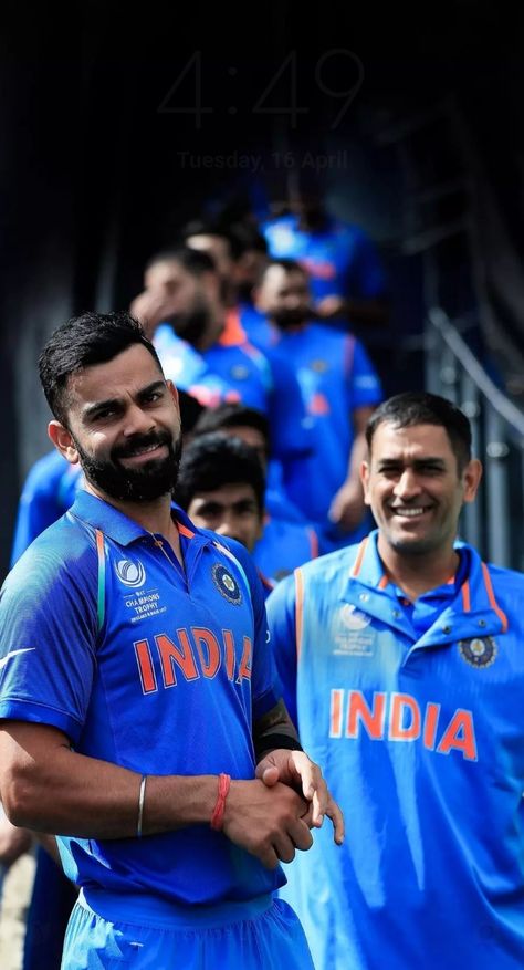 Aww🥰😍that cute smile Virat Kohli With Ms Dhoni, Virat Kohli Smile Wallpapers, Virat Kohli And Ms Dhoni Wallpaper, Virat Kohli Smile Pic, Virat Wallpapers, Virat And Dhoni, Virat Kohli Smile, Ms Dhoni And Virat Kohli, Ms Dhoni Virat Kohli