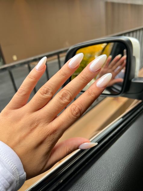 Hayleigh Beiber Nails, Hailey Baldwin Style Nails, Oval Hailey Beiber Nails, Hailey Burger Nails, Madi Flippowitz Nails, Gaily Beiber Nails, Hailey Believer Nails, Haley Bieber Nails French Tip, Almond Hailey Beiber Nails