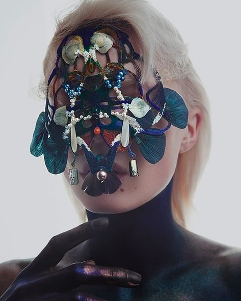 ⚡ new mask ⚡ in collaboration with @clementine.b - amazing embroidered material and plastic research.  In a beautiful photographic series… Disguise Art, Robber Costume, Instagram Mask, Aquatic Creatures, Face Jewellery, Mask Masquerade, Head Mask, Unique Makeup, Model Inspo