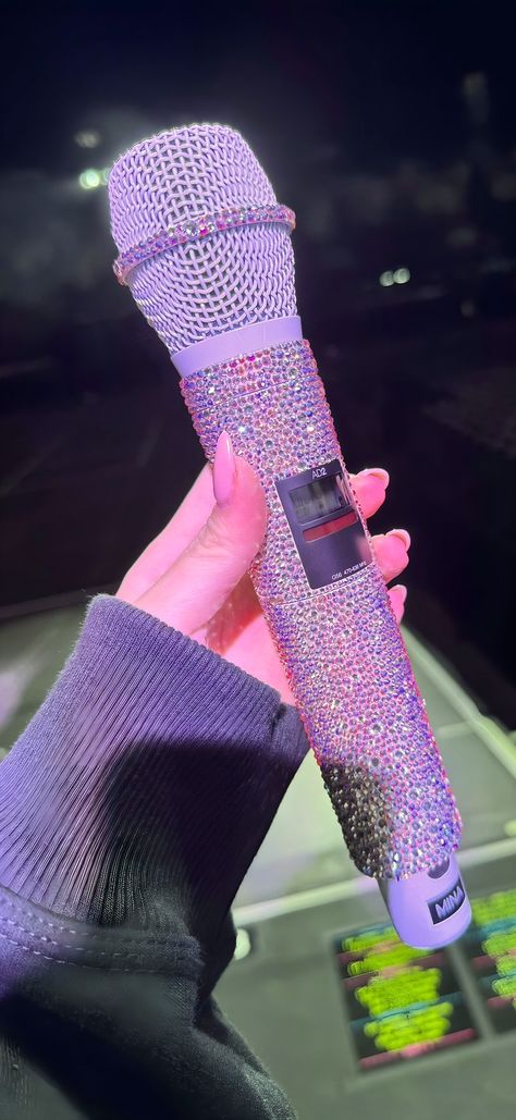 Mina #TWICE #MINA Podcast Microphone Aesthetic, Pink Microphone Aesthetic, Twice Microphone, Microphones Kpop, Blackpink Microphone, Microphone Kpop Idol, K Pop Idol Aesthetic, Dream Singing, Microphone Aesthetic