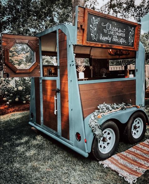 This little pretty in blue horse trailer bar was built by The Pour Horse for a client in Georgia. Want a bobile bar of your own? Click the link and ask us about our digital brochure. We include pricing guides, clients contracts and guidance to help you hit the ground running with all of our bar trailers! All custom designed to fit your business type and branding. Lemonade Trailer, Trailer Bars, 2 Horse Trailer, Horse Trailer Conversion, Horse Trailer Bar, Trailer Business, Camper Bar, Mobile Bar Cart, Cabin Coffee