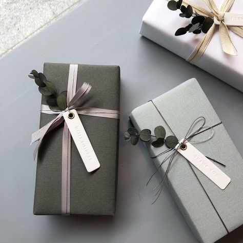 Professional Gift Ideas, Cute Gift Wrapping Ideas, Elegant Gift Wrapping, Gift Wrapping Techniques, Gift Wrapping Inspiration, Gift Wrapping Ideas, Gifts Wrapping Diy, Unique Gift Wrapping, Simple Gift Wrapping