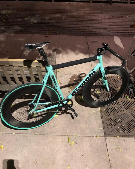 Phixedbikes. on Instagram: “#trackbike #fixedgear #bicycleart #bianchi #superpista #fixie #notorious90 #thomson #timeattack #carbonfiber” Tsunami Fixie, Tsunami Snm100, Fixed Bike, Track Bike, Bicycle Art, Fixed Gear, Carbon Fiber, Bicycle, Bike