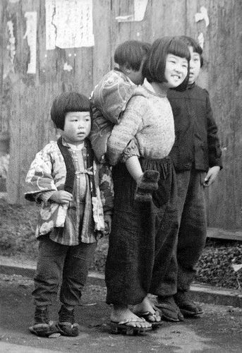 +~+~ Vintage Photograph ~+~+  Children ~ Japan street scene, early 1950s Robin Sharma, Beijing, Walking, Marc Riboud, White Photo, Better Together, In The Middle, The Middle, Fine Art