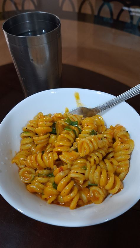 Yummy Tasty And Healthy Indian Style Pasta😋😍 Indian Style Pasta, Pasta Indian Style, Rubix Cube, Vegetarian Snacks Recipes, Rice Dish, Food Crush, Food Pics, Vegetarian Snacks, Night Wishes