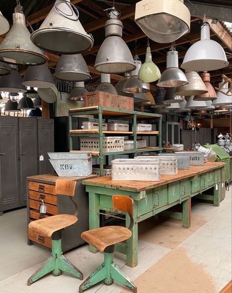 Vintage Industrial Interior Design, Industrial Vintage Decor, Vintage Industrial Kitchen, Industrial Kitchen Design, Vintage Industrial Design, Industrial Style Decor, Industrial Design Trends, Urban Interiors, Chic Interior Design