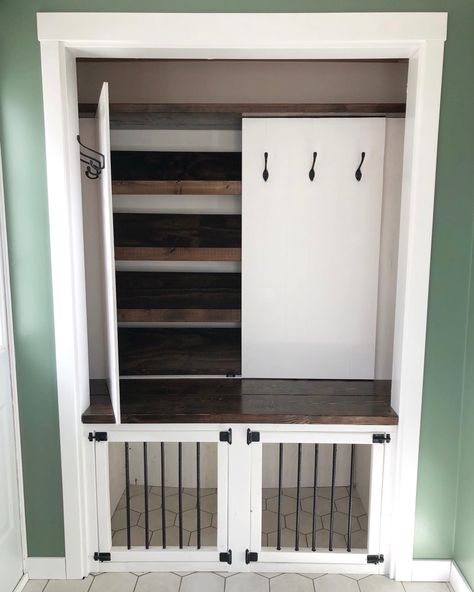 Closet Dog Kennel, Closet Bench, Mudroom Lockers, Shoe Rack Bench, Closet Remodel, Room Update, Hall Tree, Closet Space, Dog Kennel