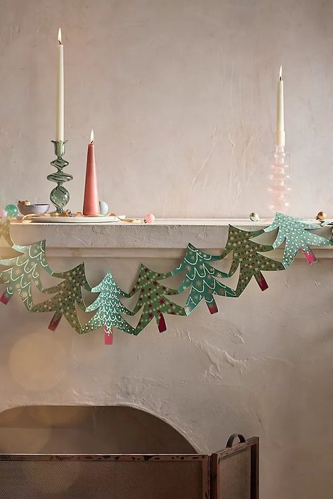 Non Traditional Christmas Decor, Anthropologie Christmas Decor, Diy Garland Paper, Diy Christmas Tree Garland, Garland Christmas, Christmas Gift Wrap, Christmas Inspo, Paper Christmas, Noel Christmas