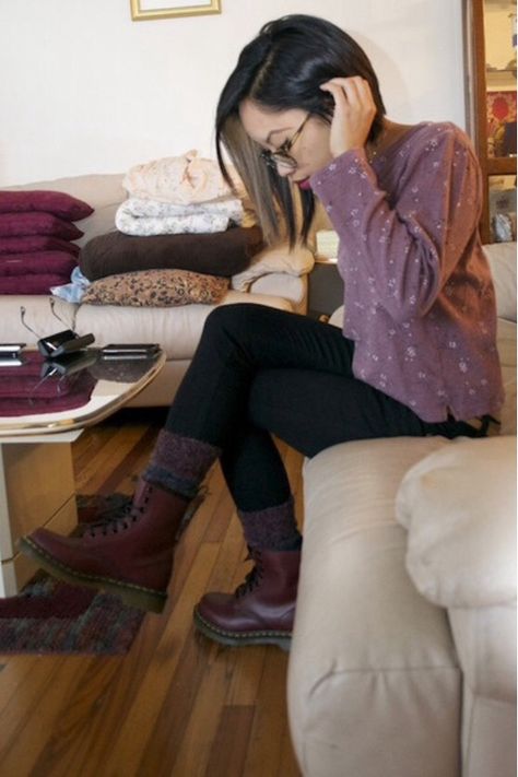 Just what the doctor ordered. More Dr. Martens! Combat Boot Outfit, Dr Martens Outfit, Doc Martens Style, Martens Style, Fall Leggings, Boating Outfit, Legging Outfits, Rc Boats, Outfit Jeans