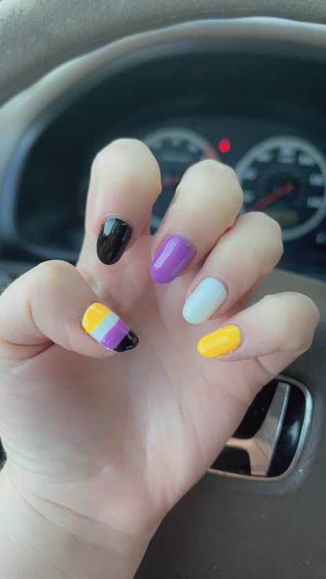 Acrylic Nails For Tomboys, Nonbinary Nails Designs, Nonbinary Flag Nails, Lgbtq Nail Art, Non Binary Nails Designs, Non Binary Nail Art, Nonbinary Nail Art, Aroace Nails, Transgender Nails