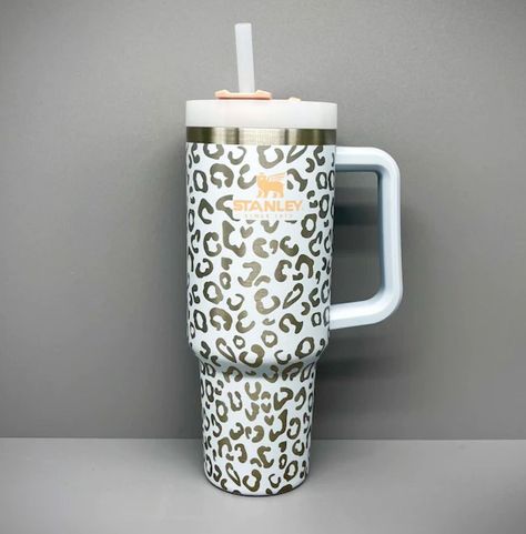 Leopard Print Stanley Cup, Leopard Stanley Cup, Cheetah Print Stanley Cup, Stanley Cup Designs, Birthday Mug Design, Vasos Aesthetic, Stanley Yelnats, Mug Custom Design, Mug For Boyfriend