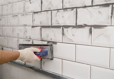 What Color Grout to Use With White Tile: 6 Hues Designers Recommend Regrouting Tile, White Farmhouse Sink, Coloured Grout, Grey Grout, Sanded Grout, Tile Countertops, Grout Color, Tile Grout, Classic Kitchens