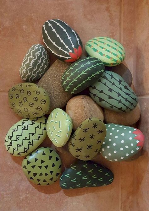 Tropisk Fest, Painted Rock Cactus, Rock Cactus, Art Pierre, Cactus Diy, Mini Cactus, Painted Rocks Diy, Cadeau Diy, Paint Rock