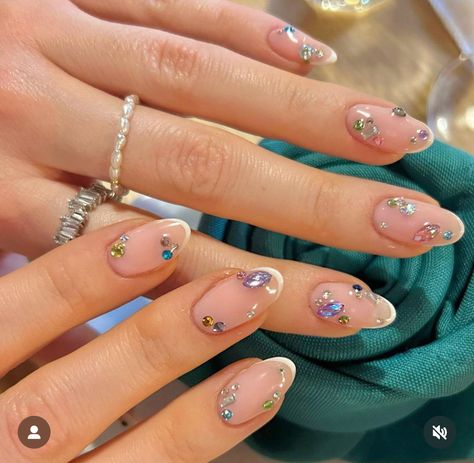 Stone Nails, Taylor Swift Nails, Siren Aesthetic, Minimal Nails, Nail Style, Gem Nails, Nails 2024, Minimalist Nails, Fire Nails