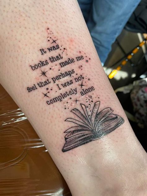 Literary Tattoo Ideas, Minimalist Flower Tattoos, Flower Tattoos Minimalist, Book Lover Tattoo Ideas, Lover Tattoo Ideas, Bookworm Tattoo, Landscape Tattoos, Writer Tattoo, Book Inspired Tattoos