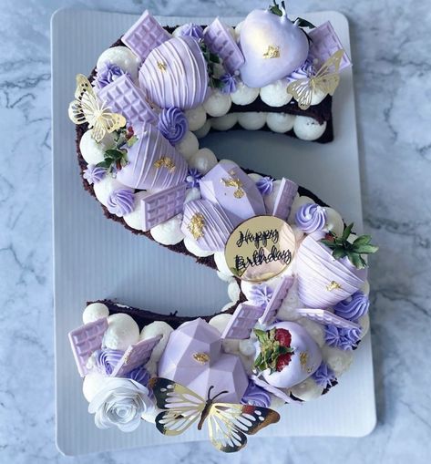 Lilac Cakes, Lilac Cake, Letter Cakes, Number Birthday Cakes, My Birthday Ideas, Cake Number, Banana Oat Pancakes, Letter Cake, Cream Tart