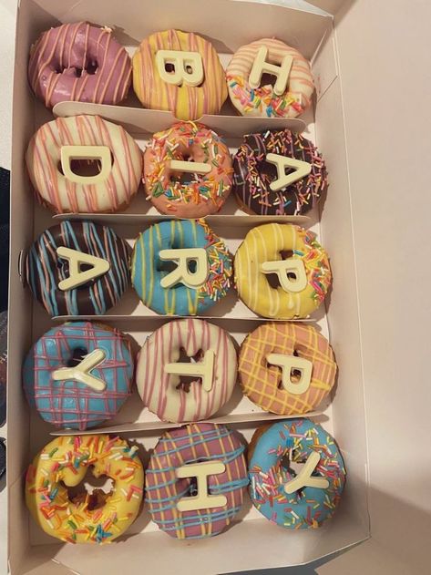 Birthday Mini Donuts Ideas, Happy Birthday Doughnut, Happy Birthday Donuts Ideas, Donut Birthday Ideas, Donut Business Ideas, Donuts Ideas Decoration, Donut Birthday Cake Ideas, Birthday Doughnut Ideas, Mini Donut Birthday