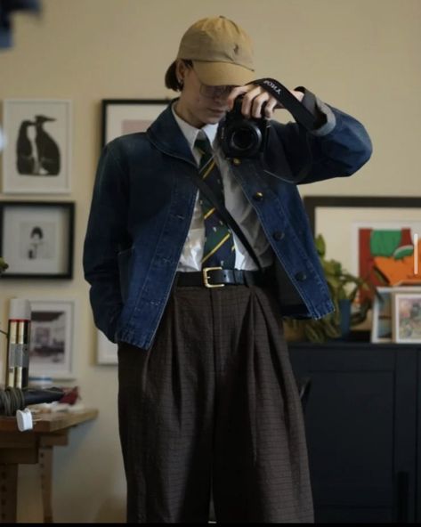 Mailman Aesthetic, Classic British Style Men, Casual Tie Outfit, Suit Street Style, Uni Outfits, Street Fashion Men Streetwear, Men Stylish Dress, Mens Outfit Inspiration, Cool Outfits For Men