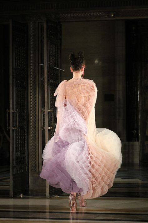 Haute Couture, Couture, Fashion Structure, Architectural Fashion, Sculptural Fashion, 3d Fashion, Candy Girl, Weird Fashion, Futuristic Fashion