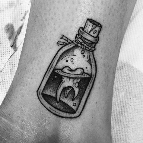 Jar Of Teeth Tattoo, Potion Bottles Tattoo, Witchy Bottle Tattoo, Teeth In A Jar Tattoo, Tattoo Bottle, Vial Tattoo, Tooth Tattoos, Tooth Tattoo Flash, Creepy Tooth Fairy Tattoo