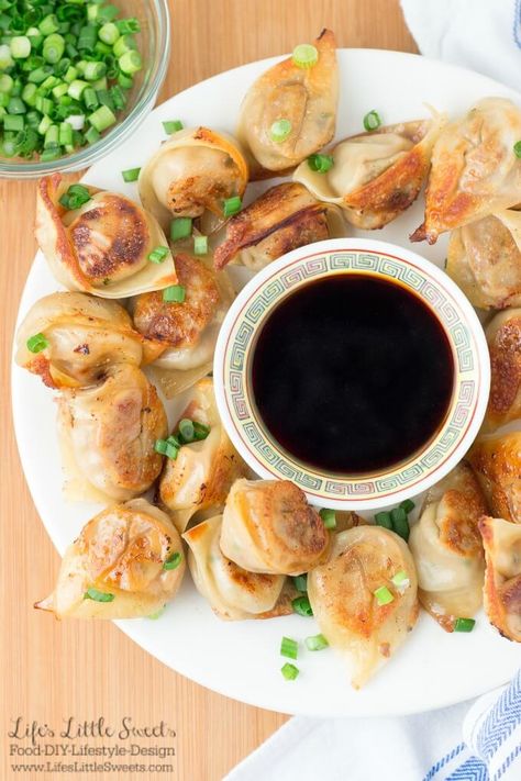 This Beef Potsticker Wonton Dumplings Recipe is a flexible dumpling recipe when you need that delicious, savory, beefy flavor of homemade dumplings. Have them steamed or pan-fried as potstickers or in a broth soup as wontons! I also include my tips on how to make a quick Asian-style soup broth. Beef Wonton, Wonton Dumplings, Potstickers Recipe, Chicken Soup Base, Beef Dumplings, Broth Soup, Wonton Recipes, Meat Lover, Homemade Dumplings