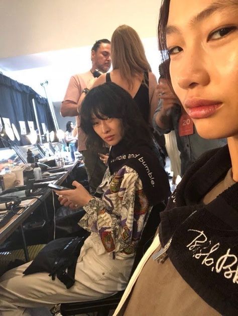 Fashion Show Aesthetic, Model Backstage, Sora Choi, Mode Ulzzang, Fashion Dream Job, Hoyeon Jung, Diary Of A Model, Models Backstage, Runway Model