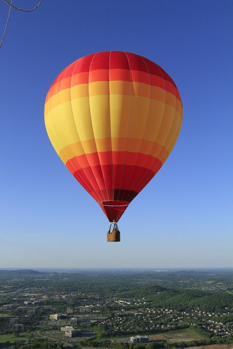 Red Hot Air Balloon, Hot Air Balloon Photos, Hot Air Balloon Aesthetic, Hot Air Balloon Photography, Hot Air Balloon Art, Hot Air Balloons Photography, Air Balloon Art, Hot Air Baloons, Hot Balloon