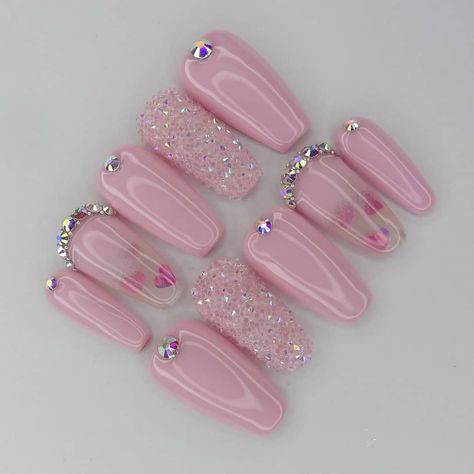 Pink Heart Crystal, Nail Art For Beginners, Nail Design Inspiration, Nail Art Designs Diy, Pretty Gel Nails, Nail Art Designs Videos, Soft Nails, Heart Crystal, Festival Nails