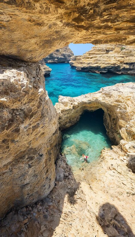 Discovering the Secret Coves of Malta: Hidden Beaches Only Locals Know Malta, a small Mediterranean archipelago, is home to some of the world’s most stunning beaches and picturesque coves. While many tourists flock to popular destinations like the Blue Lagoon or Golden Bay, the true gems lie hidden away from the crowds. Discovering these secret […] Malta Hidden Gems, Golden Bay Malta, Italy Birthday, Blue Lagoon Malta, Malta Aesthetic, Malta Summer, Malta Holiday, Mediterranean Holiday, Malta Beaches