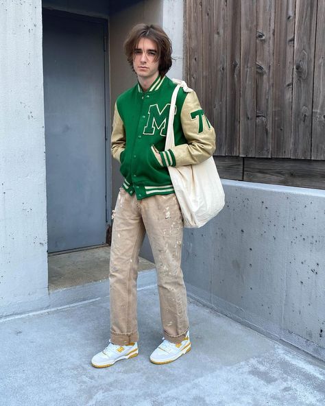 Varsity Jacket Outfit Mens, Minimalist Outfit Men, Men Street Outfit, Green Top Outfit, Minimalist Winter Outfit, Green Jacket Outfit, Baseball Jacket Outfit, Green Varsity Jacket, Varsity Jacket Outfit