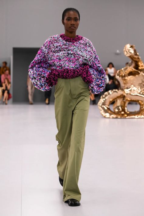 Loewe RTW Spring 2024 [PHOTOS] Knitwear Trends 2024, Runway Knitwear, Hand Knit Sweaters, Stylish Knitwear, Knitwear Trends, Jonathan Anderson, Sweater Trends, Skirt Trends, Spring Sweater