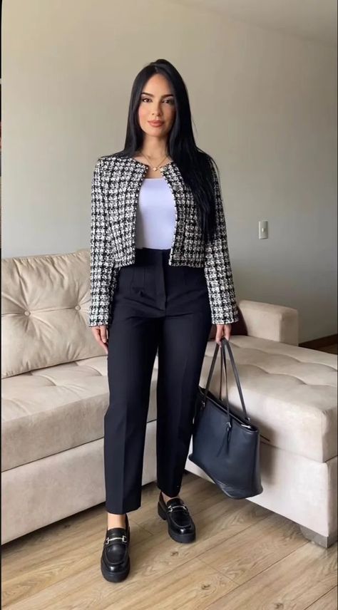 Lawyer Aesthetic, Corporate Attire Women, Female Lawyer, Aesthetic Tips, Cute Professional Outfits, Business Professional Outfits, Business Attire Women, Corporate Attire, Professional Outfits Women