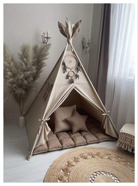 Kids Tent Decoration Ideas, Diy Kids Teepee, Diy Teepee Tent, Diy Kids Tent, Diy Tipi, Baby Tent, Diy Teepee, محمد علي, Tipi Tent