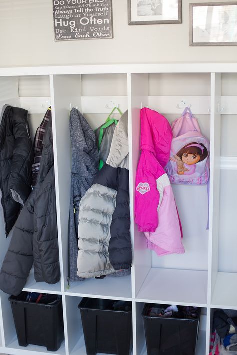 Talk Nerdy To Me: Getting Organized with Lockers For The Kids: IKEA Hack Montessori, Kids Cubby Storage Ideas, Ikea Cubby Storage, Kids Mudroom, Diy Lockers, Ikea Lockers, Kids Cubbies Storage, Clothes Washing Hacks, Ikea Mud Room