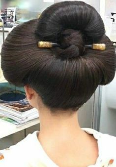 #BEAUTY, #RELATIONSHIPS #Fashion #Animals #Outfits #Winter Outfits #Animals Geisha Hairstyles, Japanese Hairstyle Traditional, Japanese Buns, Japan Hairstyle, Long Hair Designs, Geisha Hair, Japanese Kanzashi, Traditional Hairstyle, Japanese Hair