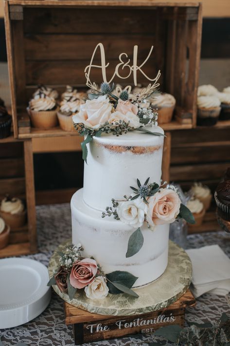 Wedding Cake Semi Naked, Wedding Cake Eucalyptus, Getting Ready Space, Cake Greenery, Boho Wedding Cake, Wedding Cake Ideas, Floral Wedding Cake, Dream Wedding Cake, Pink Wedding Cake