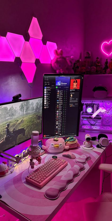 A 🎀 على TikTok Gaming Setup In Front Of Window, Pc Set Up Ideas, Kawaii Gaming Setup, Gaming Setup Bedroom, Desk Setup Ideas, Set Up Gamer, Imac Desk Setup, Monitor Gamer, Games Room Inspiration