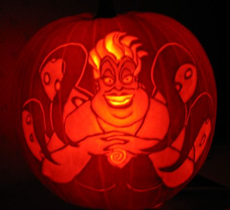 Ursula from The Little Mermaid pumpkin carving Ursula Pumpkin Carving, Ariel Pumpkin Painting, Disney Villain Pumpkin, Mermaid Pumpkin Carving, Ursula Pumpkin, Pumpkin Wars, Mermaid Pumpkin, Pumpkin Blaze, Pumpkin Fish