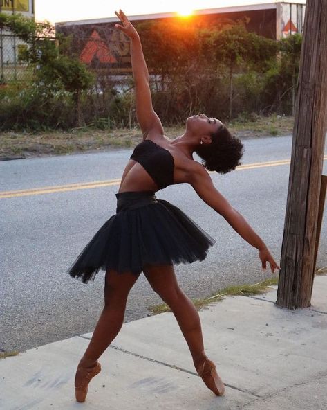 Ballet Photography, Ballet Pointe Shoes, Ballet Beauty, Ballet Inspiration, Black Ballerina, Dancing Aesthetic, Colors For Skin Tone, Black Femininity, Ballerina Nails