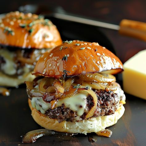 Savory Caramelized Onion and Cheese Burgers - Recipes, Tasks & Tools Burger Dinner Recipes, Caramelized Onion Recipes, Burger With Onions, Savory Food Recipes, Caramelized Onion Burger, Burger With Caramelized Onions, Cheese Burger Recipe, Sweet Burger, Bacon Cheese Burger