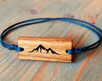 Wood Jewelry Diy, Wooden Jewelery, Wood Burn Designs, Wood Jewelery, Laser Cut Wood Crafts, Laser Engraved Ideas, Tiny Gifts, Wood Burning Crafts, Laser Cut Jewelry