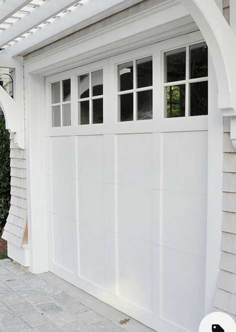 Garage Doors Traditional House, Classic Garage Doors, Modern Farmhouse Exterior Garage Doors, White Garage Doors With Windows, Arch Garage Doors, Colonial Garage Doors, Transitional Garage Doors, Traditional Garage Doors, Garage Doors On White House