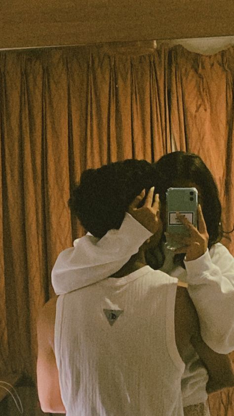 Aesthetic Couples Pics Blur, Couples Photo Inspo Aesthetic, Same Height Couple, Same Height Couples, Hum Kab, Dp Couple, Couples Hidden Face Pics, Goal Couple, Klub Malam