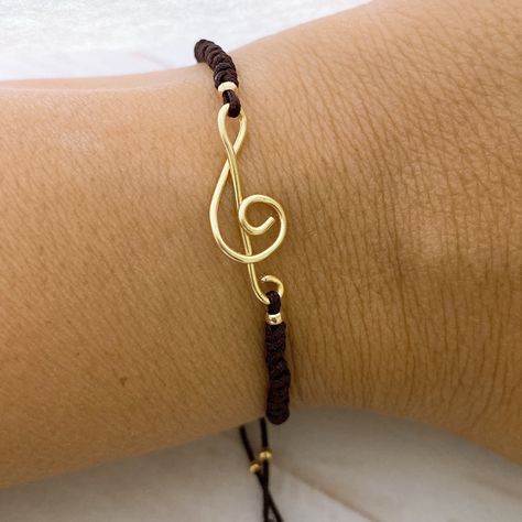 Origami Music Note, Treble Clef Jewelry, Music Note Bracelet, Ideas Pulseras, Wire Charm, Music Bracelet, Kabbalah Bracelet, Lucky Jewelry, Tiny Gifts