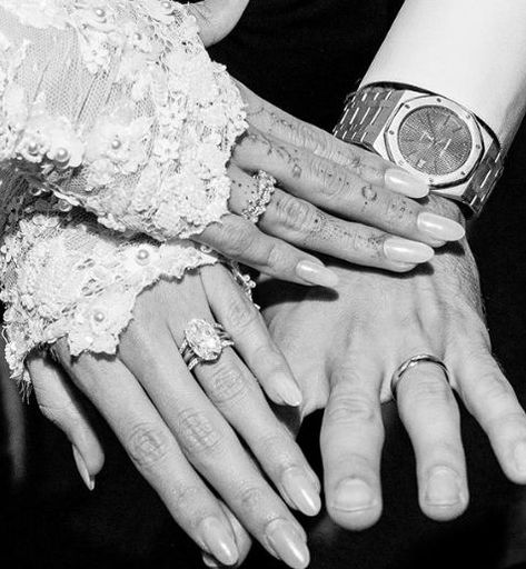 Justin Bieber & Hailey Bieber Wedding,celebrity,wedding Hailey Bieber Wedding, Celebrity Wedding Rings, Off White Wedding Dresses, Custom Wedding Gown, Engagement Ring Inspiration, Engagement Celebration, Celebrity Engagement Rings, Beautiful Wedding Photos, Ellen Degeneres