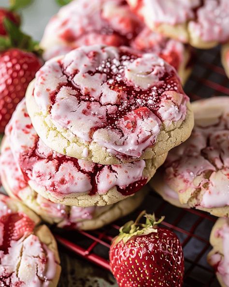 Mississippi Mud Potatoes, Strawberry Sugar Cookies, Strawberry Sugar, Jelly Cookies, Mississippi Mud, Strawberry Cookies, Gourmet Cookies, Cookies Recipes, Potatoes Recipe