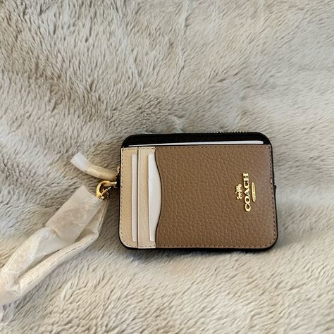 Brand New! Coach Zip Wallet/Wristlet Coach Wallet Aesthetic, Cute Wallets For Women, Wallet Ideas, Coach Wallets, Teen Christmas Gifts, Handbag Essentials, Womens Wallet, Cute Wallets, Bags Coach