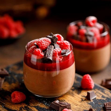 Make this rich and fluffy, creamy chocolate raspberry mousse with just a few ingredients. Easy steps you can follow. Chocolate Custard Recipe, Chocolate Mousse Cups, Chocolate Custard, Raspberry Mousse, Chocolate Mousse Recipe, Chocolate Malt, Cottage Cheese Recipes, Custard Recipes, Mousse Recipes