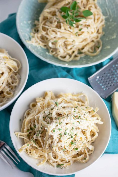 A photo of three bowls of fettuccini Alfredo pasta sauce Easy Fettuccine Alfredo, Easy Fettuccine, Italian Food Photography, Fettuccini Alfredo, Fettuccine Alfredo Recipe, Pasta With Alfredo Sauce, Fettuccine Alfredo Recipes, Chicken Shrimp, Alfredo Recipe